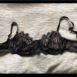 Black lace lightly lined bra